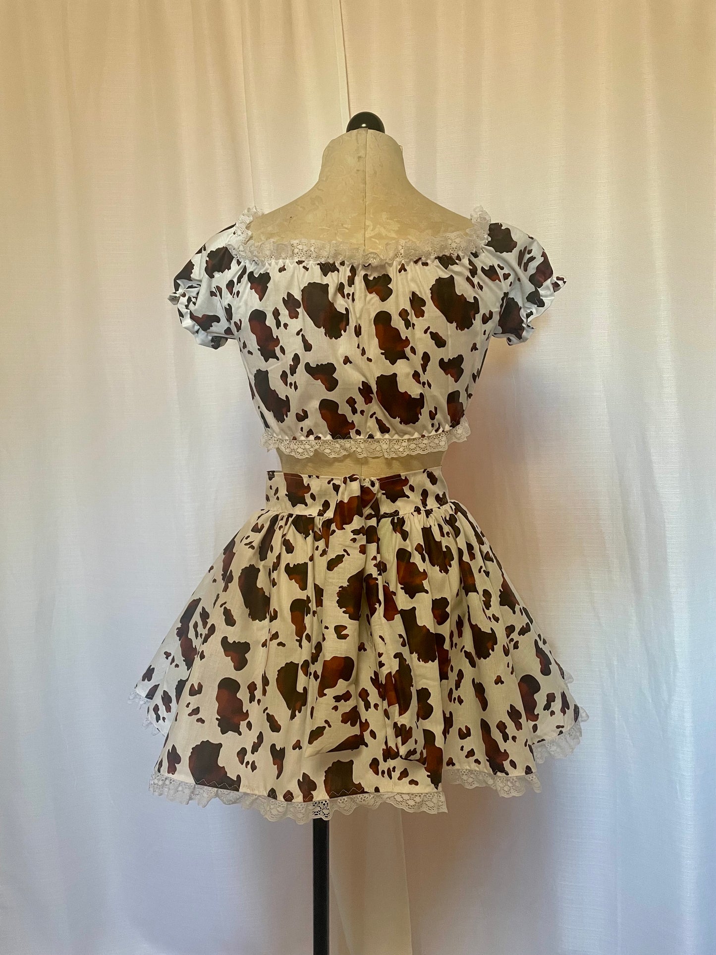 The Dakota set in Cow Print