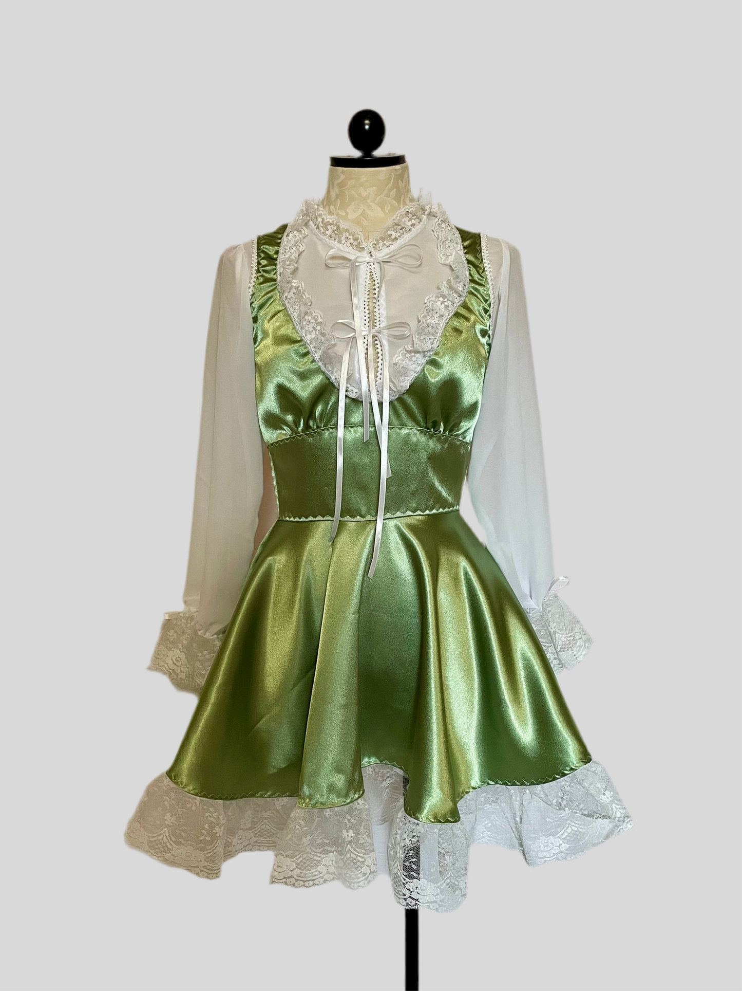 The Siouxsie Dress in Mint