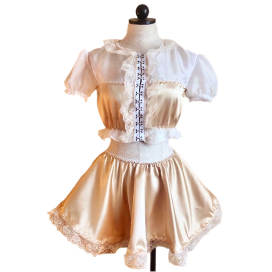 The Antoinette Clasp Set in Champagne