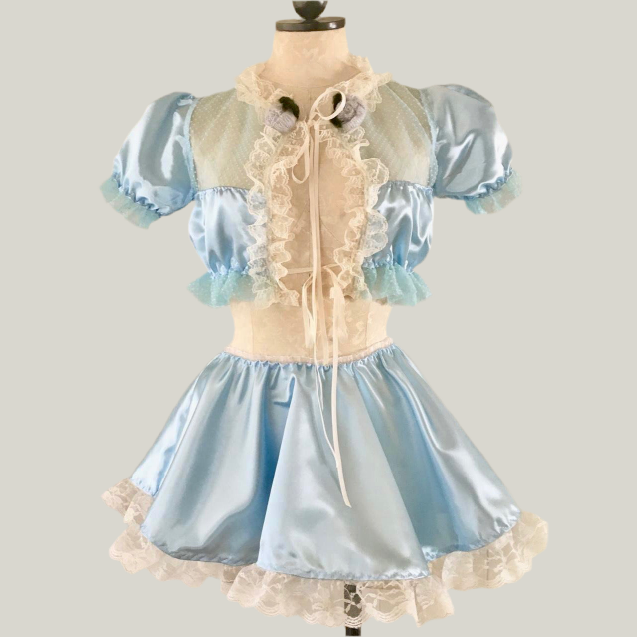 The Antoinette Tie Set in Baby Blue