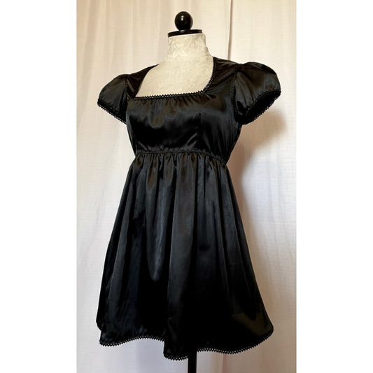 The Valentina Dress in Black