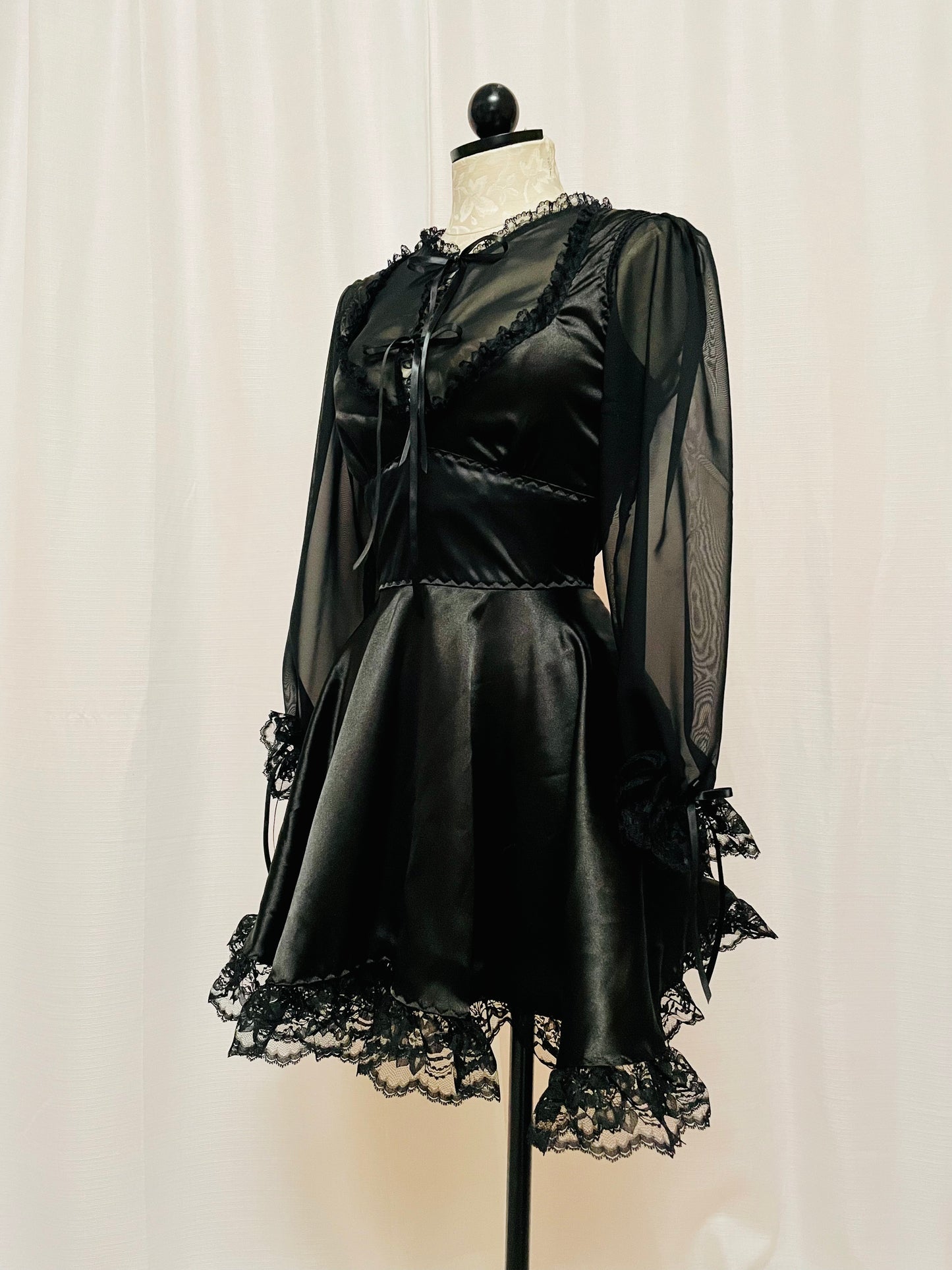 The Siouxsie Dress in black