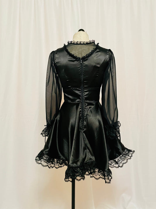 The Siouxsie Dress in black