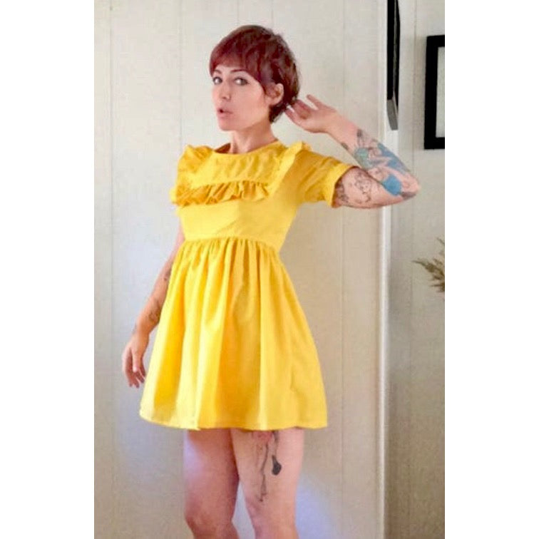 The Short Sleeve Savannah Dress in Lemon Yellow