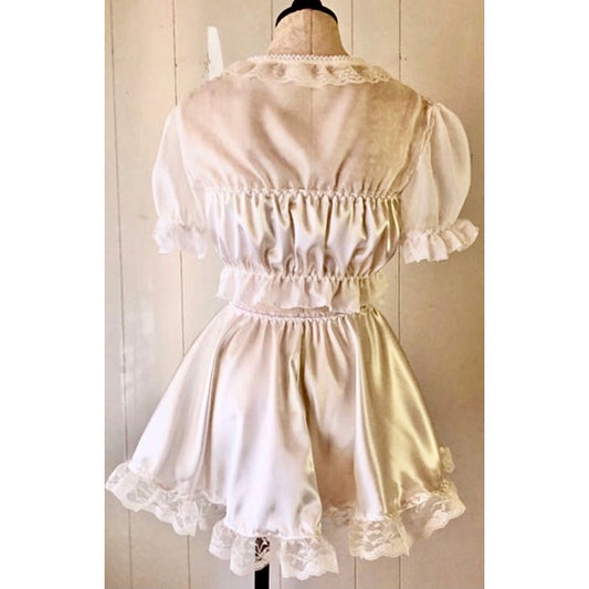 The Antoinette Clasp Set in White