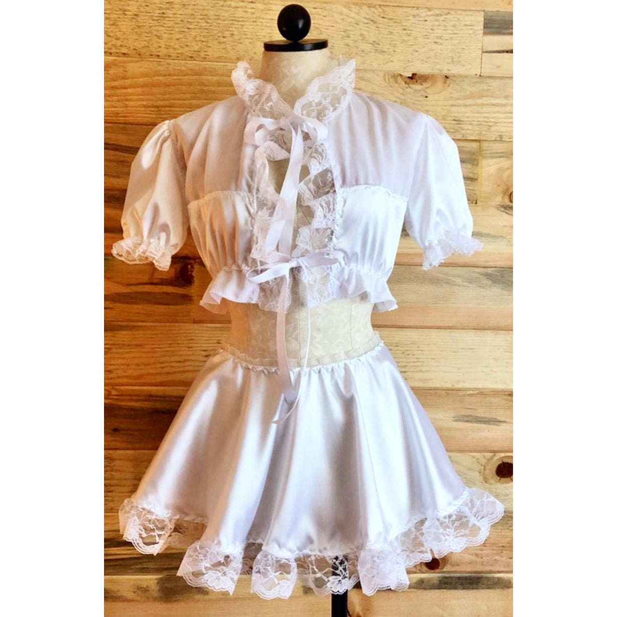 The Antoinette Tie Set in White