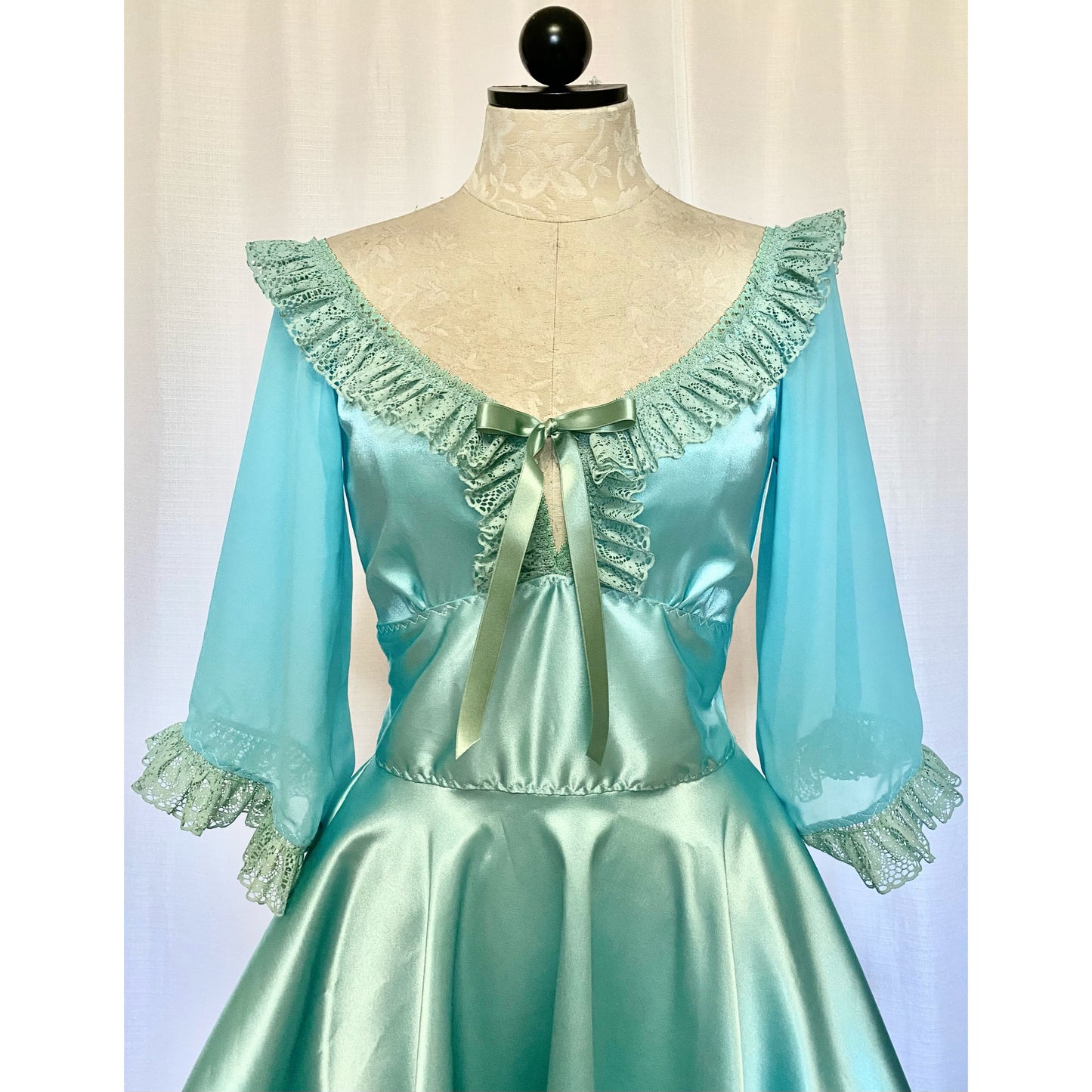 The Quarter Sleeve Penelope Dress in Blue