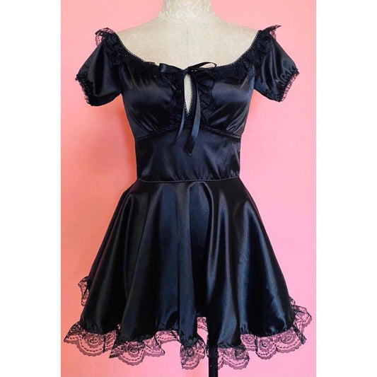 The Short Sleeve Penelope in Black