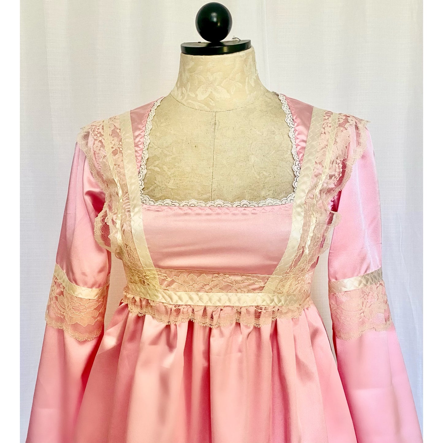 The Lana Dres in Pink Satin