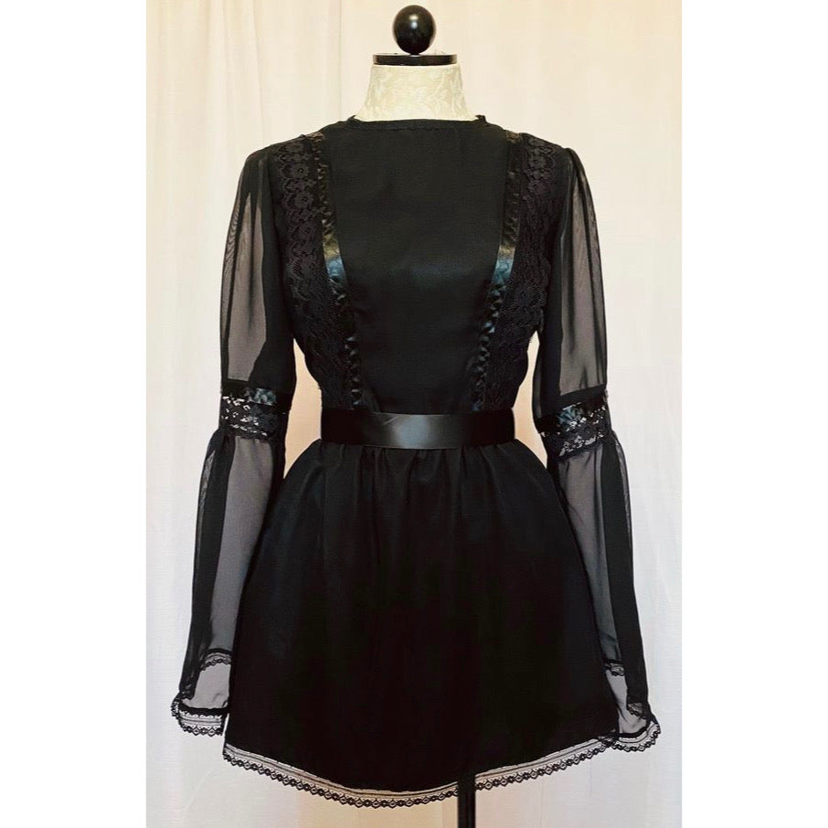 The Mia Dress in Black