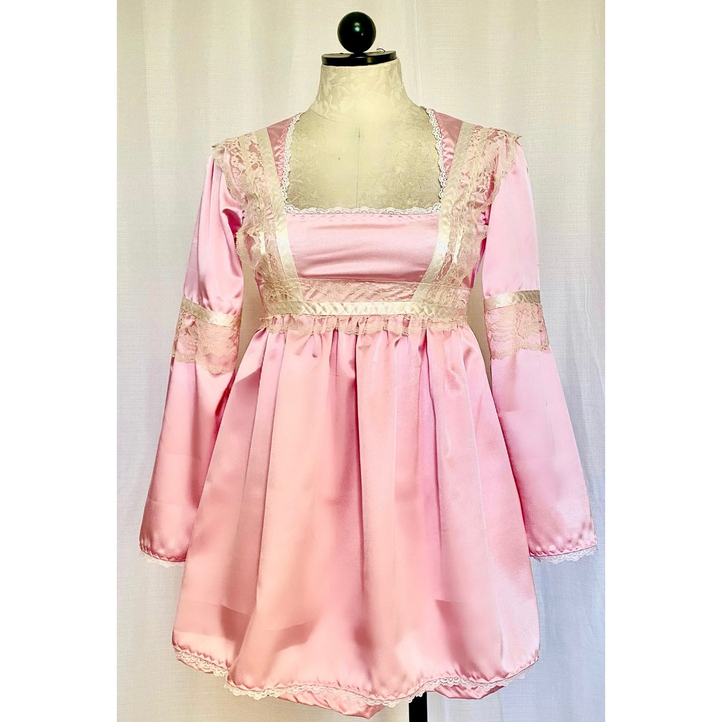 The Lana Dres in Pink Satin
