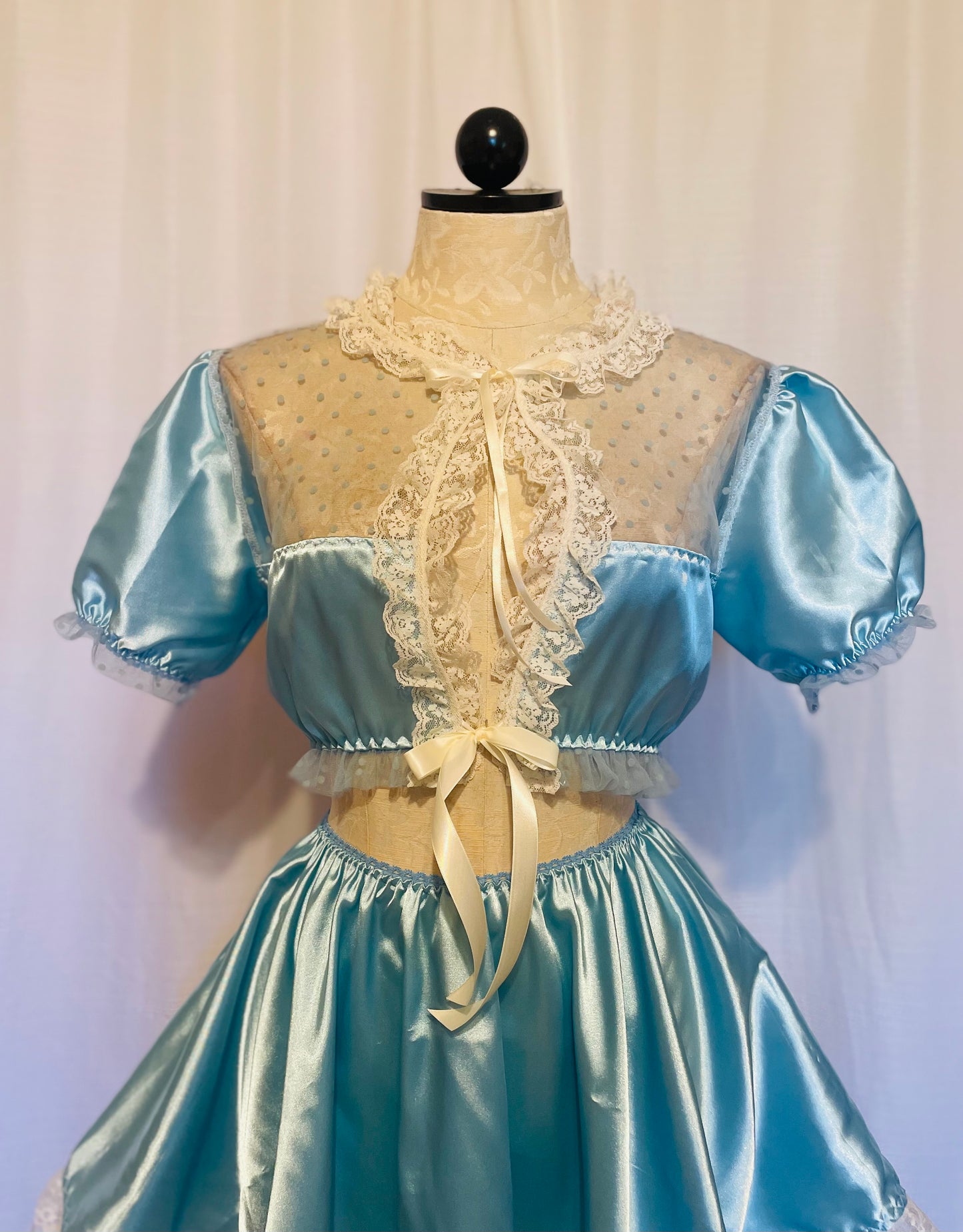 The Antoinette Tie Set in Baby Blue