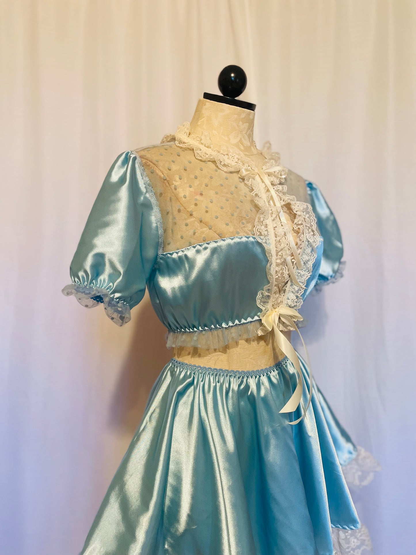The Antoinette Tie Set in Baby Blue