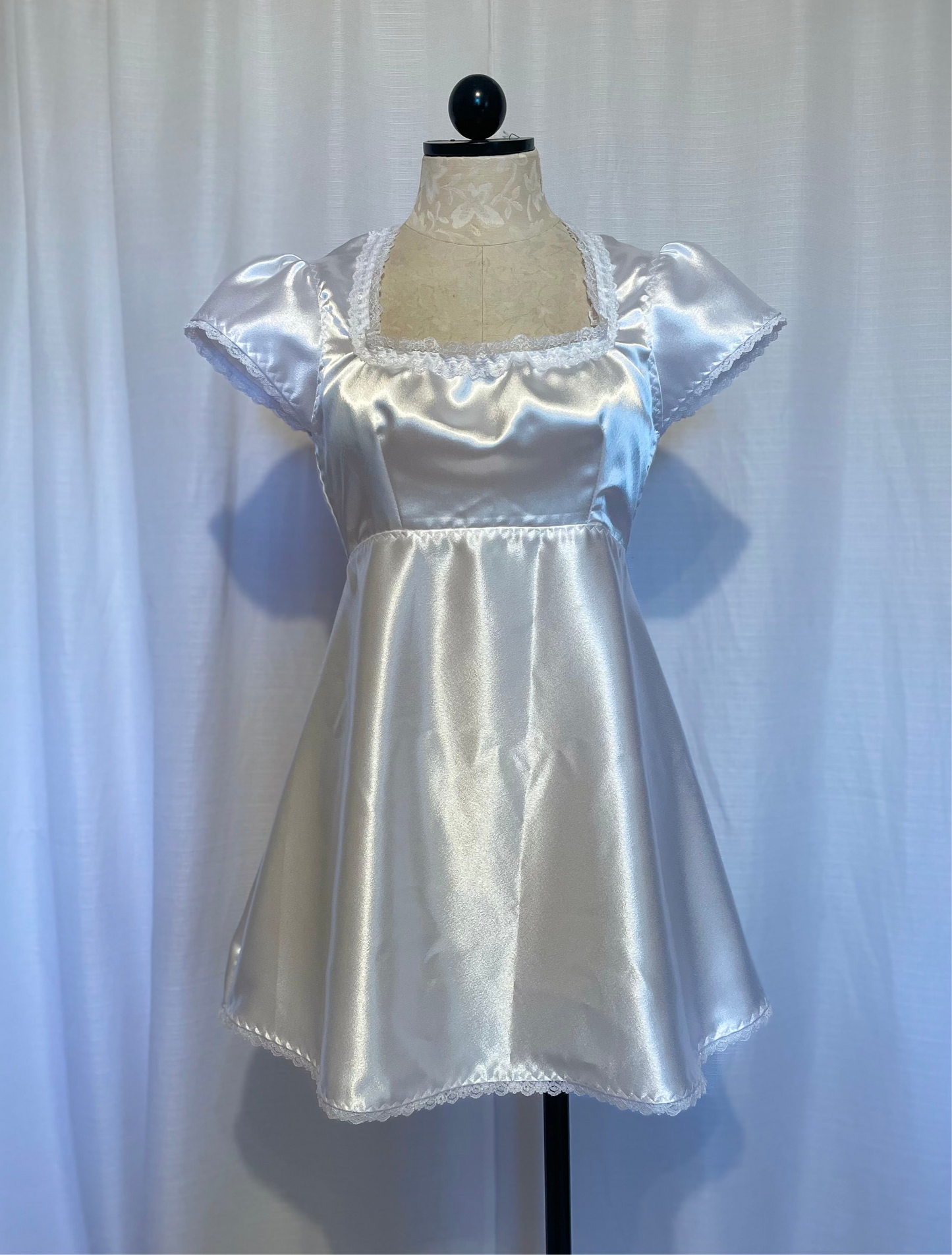 The Valentina Dress- open back vintage style dress
