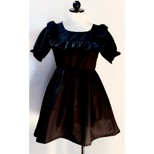 The Short Sleeve Savannah Dress in Black