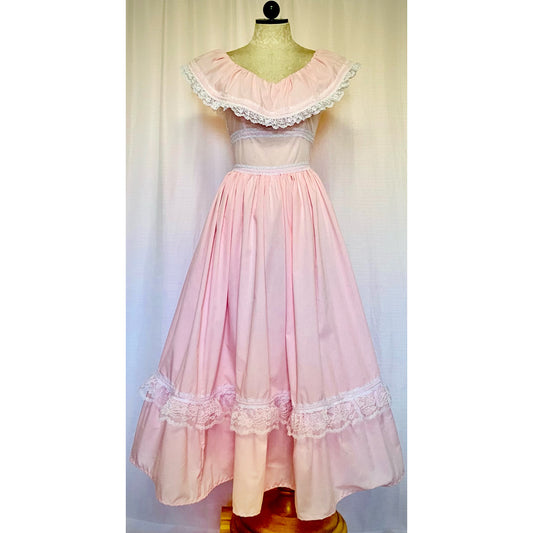 The Detelina Dress in Pink