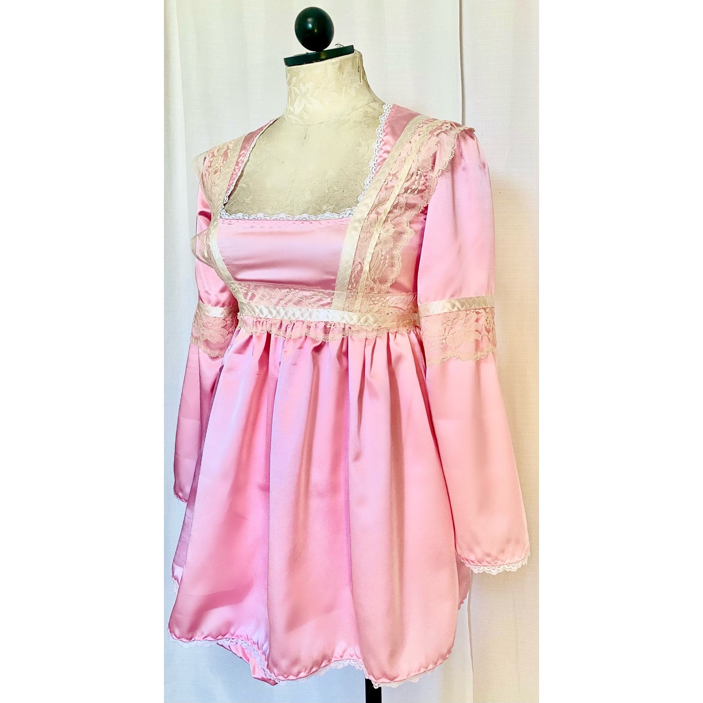 The Lana Dres in Pink Satin